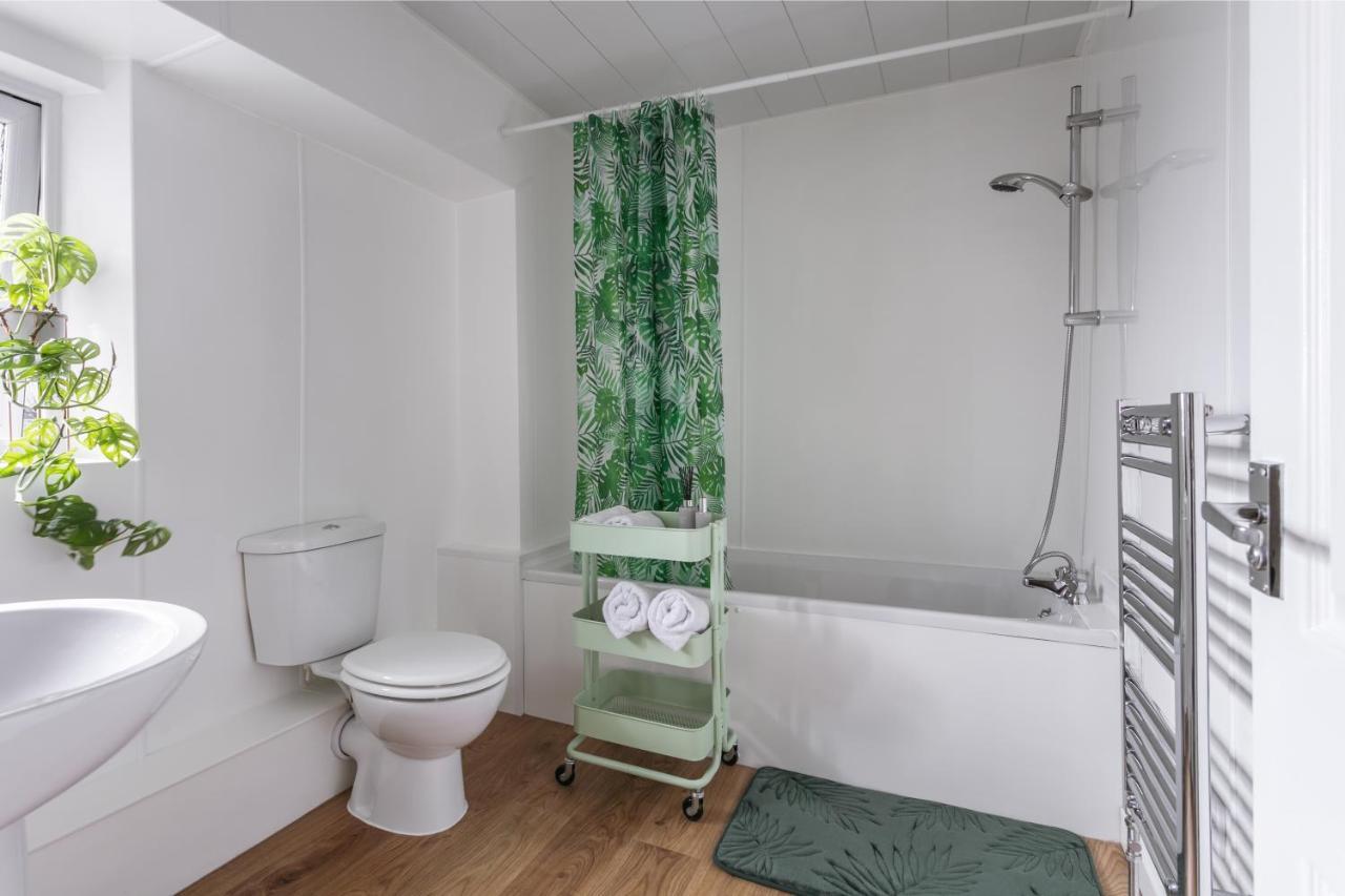14 Church Street- Close To Windermere Train Station 외부 사진
